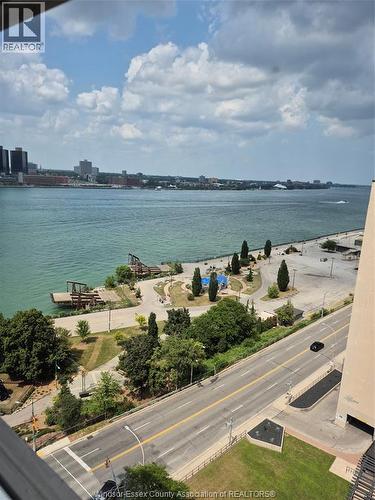 75 RIVERSIDE DRIVE East Unit# 1706 , Windsor, Ontario N9A 7C4 4