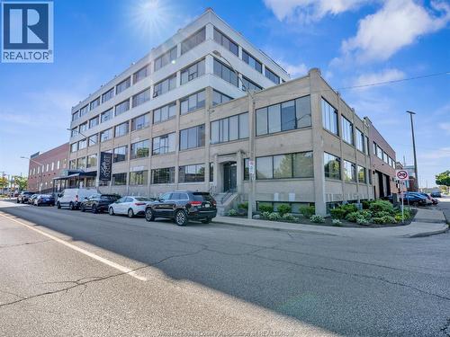 2109 OTTAWA STREET Unit# 401 , Windsor, Ontario N8Y 1R8 2