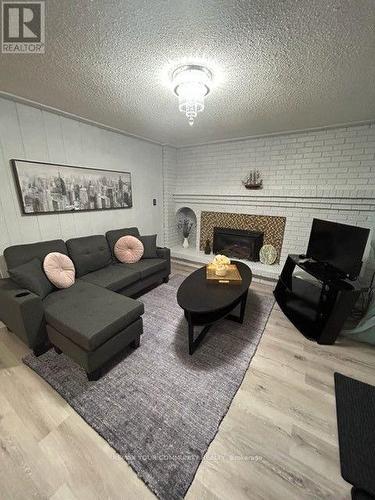 77 GARDEN AVENUE , Richmond Hill, Ontario L4C 6L6