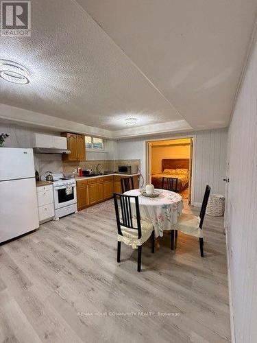 77 GARDEN AVENUE , Richmond Hill, Ontario L4C 6L6 4