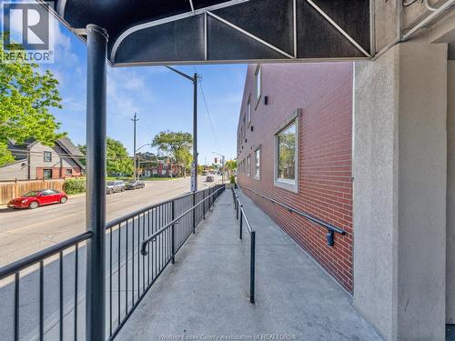 2109 OTTAWA STREET Unit# 402 , Windsor, Ontario N8Y 1R8 5