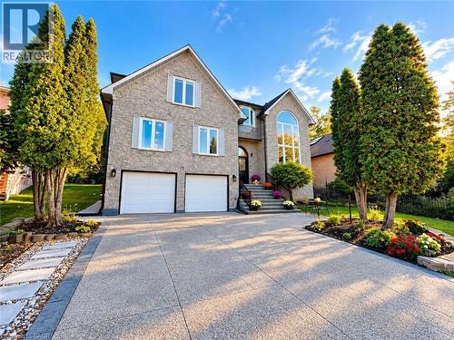 12 SUNDROP Court  Ancaster, ON L9K 1G5