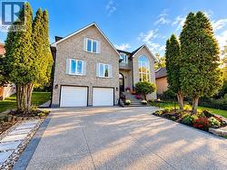12 SUNDROP Court  Ancaster, ON L9K 1G5
