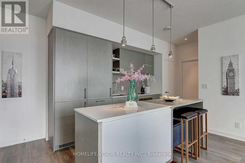 4906 - 100 HARBOUR STREET , Toronto, Ontario M5J 2T5 4