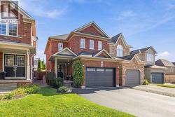 28 CASTLE GREEN DRIVE Whitby, ON L1R 2P9