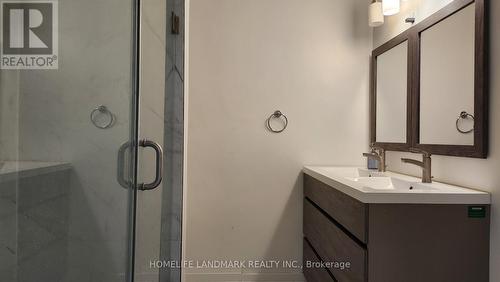 235 PENN AVENUE , Newmarket, Ontario L3Y 2S4 5