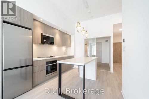 W426 - 485 PERTH AVENUE , Toronto, Ontario M6N 0B9 3