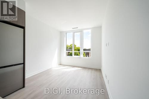 W320 - 485 PERTH AVENUE , Toronto, Ontario M6N 0B9 3