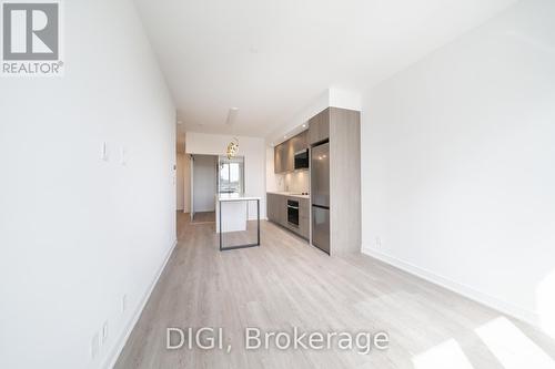 W320 - 485 PERTH AVENUE , Toronto, Ontario M6N 0B9 4
