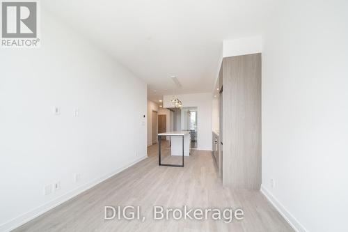 W320 - 485 PERTH AVENUE , Toronto, Ontario M6N 0B9 5