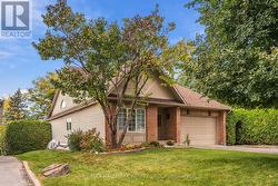 3 BURNSTEAD CRESCENT  Ottawa, ON K2M 2T4