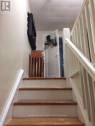 # 2 - 570 GLADSTONE AVENUE , Ottawa, Ontario K1R 5P3 2