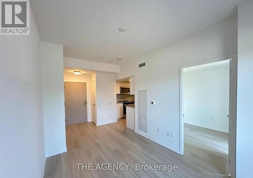 212 - 500 WILSON AVENUE , Toronto, Ontario M3H 0E5 4