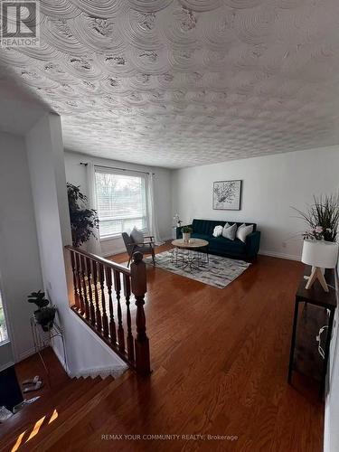 34 BEAVER CRESCENT , Brantford, Ontario N3P 1H8 2