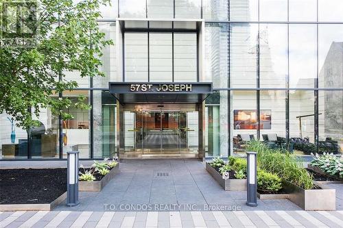 920 - 57 ST. JOSEPH STREET , Toronto, Ontario M5S 0C5 2