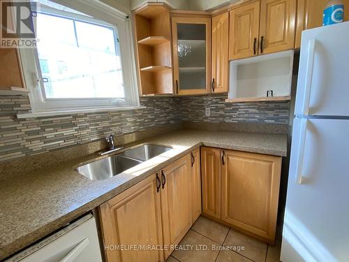 7711 WRENWOOD COURT , Mississauga, Ontario L4T 2V8 3