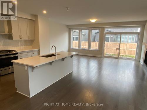 608 MOONFLOWER CRESCENT , Ottawa, Ontario K1T 0X8 2