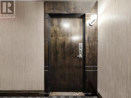 707 - 33 BAY STREET , Toronto, Ontario M5J 2Z3 5