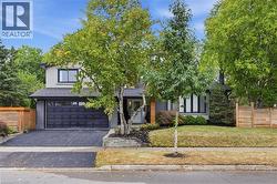 134 FAIRWOOD Place W  Burlington, ON L7T 4B6