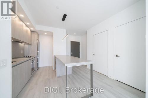 2204 - 57 SPADINA AVENUE , Toronto, Ontario M5V 0T9 3