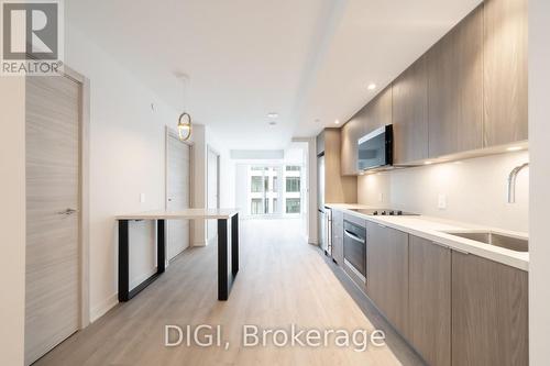 E725 - 485 PERTH AVENUE , Toronto, Ontario M6N 0B9 2