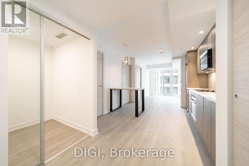 E725 - 485 PERTH AVENUE , Toronto, Ontario M6N 0B9 3
