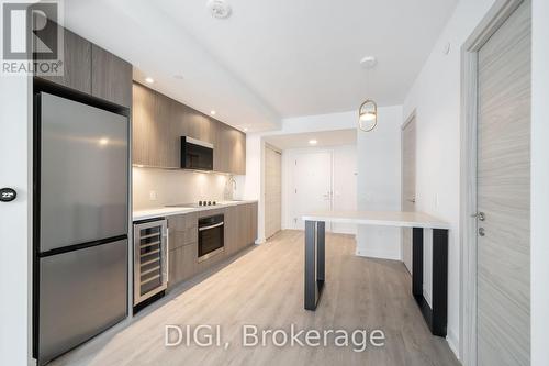 E725 - 485 PERTH AVENUE , Toronto, Ontario M6N 0B9 4