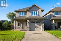 17 LAGOON AVENUE  Hamilton, ON L8H 7C4
