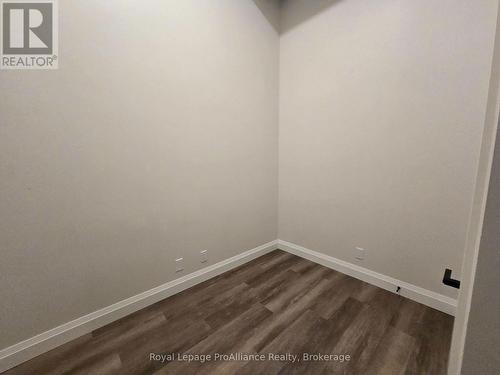1 - 261 FRONT STREET , Belleville (Belleville Ward), Ontario K8N 2Z6 2