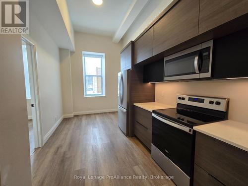 1 - 261 FRONT STREET , Belleville (Belleville Ward), Ontario K8N 2Z6 5