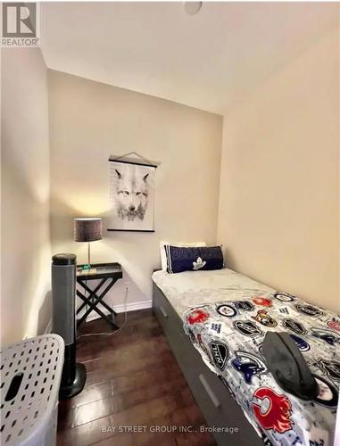 210 - 5327 UPPER MIDDLE ROAD , Burlington, Ontario L7L 0E9 2