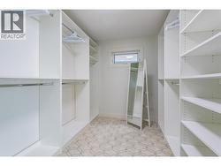 Walk In Closet - 