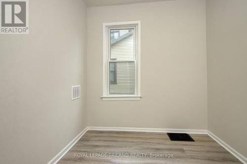 2 - 53 GLADSTONE AVENUE , St. Thomas, Ontario N5R 2L7 5