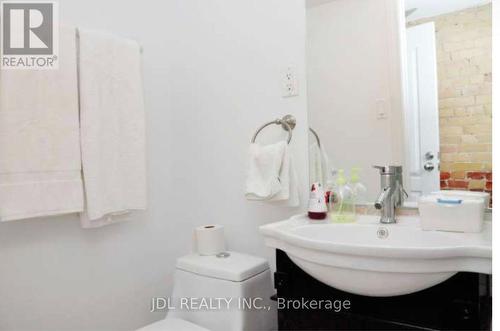 MASTERBEDROOMB MAIN FLOOR - 118 SHUTER ST STREET , Toronto, Ontario M5A 2N6 4