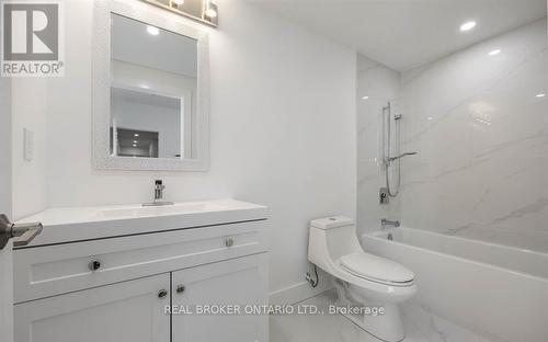 5 - 14 HATFIELD CRESCENT , Toronto, Ontario M9W 2R8 5