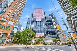 2111 - 1001 BAY STREET Toronto, ON M5S 3A6