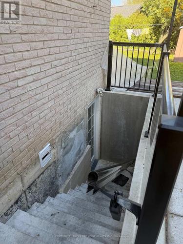 68 MERTON ROAD , Brampton, Ontario L6V 2V6 2