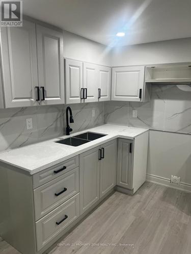 68 MERTON ROAD , Brampton, Ontario L6V 2V6 5