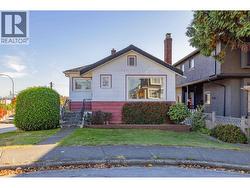 3368 PARKER STREET  Vancouver, BC V5K 2V9