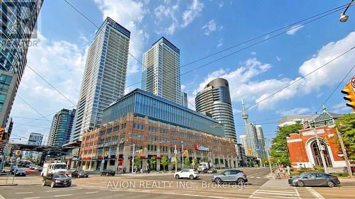 1916 - 17 BATHURST STREET , Toronto, Ontario M5V 0N1