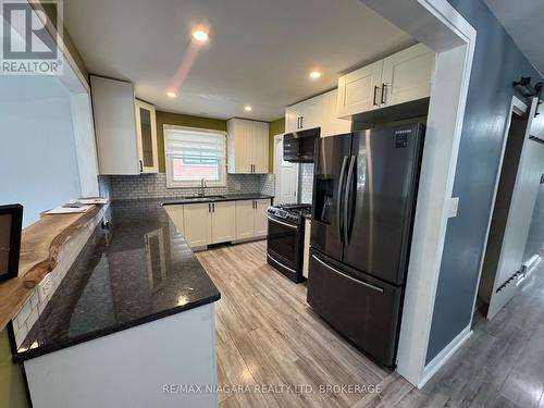 8 LAKEHURST DRIVE , St. Catharines (Lakeport), Ontario L2N 4C2 5