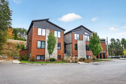 805 Allée Guy-Gérin-Lajoie , Mont-Tremblant, QC J8E 2W7