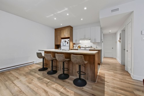 805 Allée Guy-Gérin-Lajoie , Mont-Tremblant, QC J8E 2W7 2