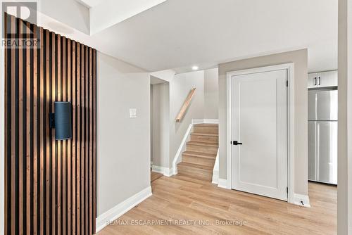 LOWER - 46 BOBOLINK ROAD , Hamilton, Ontario L9A 2P4 4