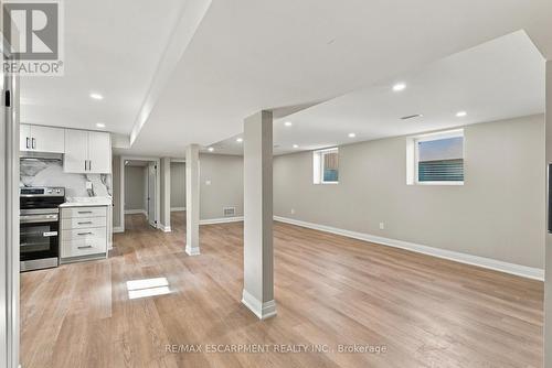 LOWER - 46 BOBOLINK ROAD , Hamilton, Ontario L9A 2P4 5
