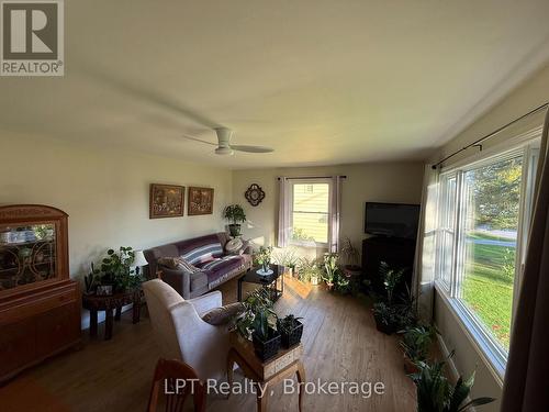 22 THIRD STREET N , Prince Edward County (Hallowell Ward), Ontario K0K 2T0 4