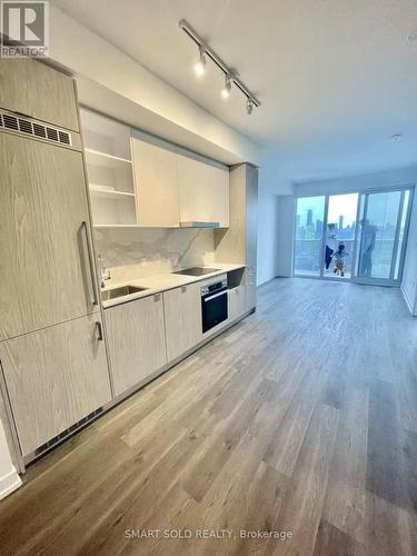 5502 - 55 COOPER STREET , Toronto, Ontario M5E 0G1 2