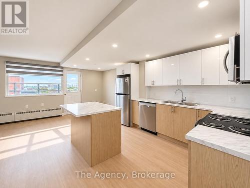 808 - 45 PAISLEY BOULEVARD W , Mississauga (Cooksville), Ontario L5B 1E4 5