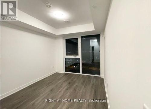 2002 - 105 ONEIDA CRESCENT , Richmond Hill, Ontario L4B 0H6 4