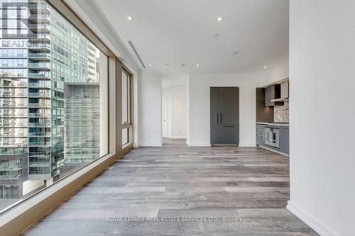 806 - 1315 BAY STREET , Toronto, Ontario M5R 2C4 4